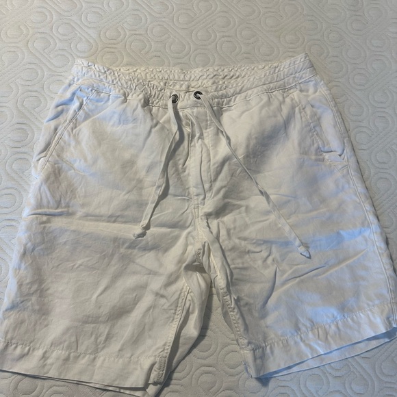 Polo white shorts - Picture 3 of 3